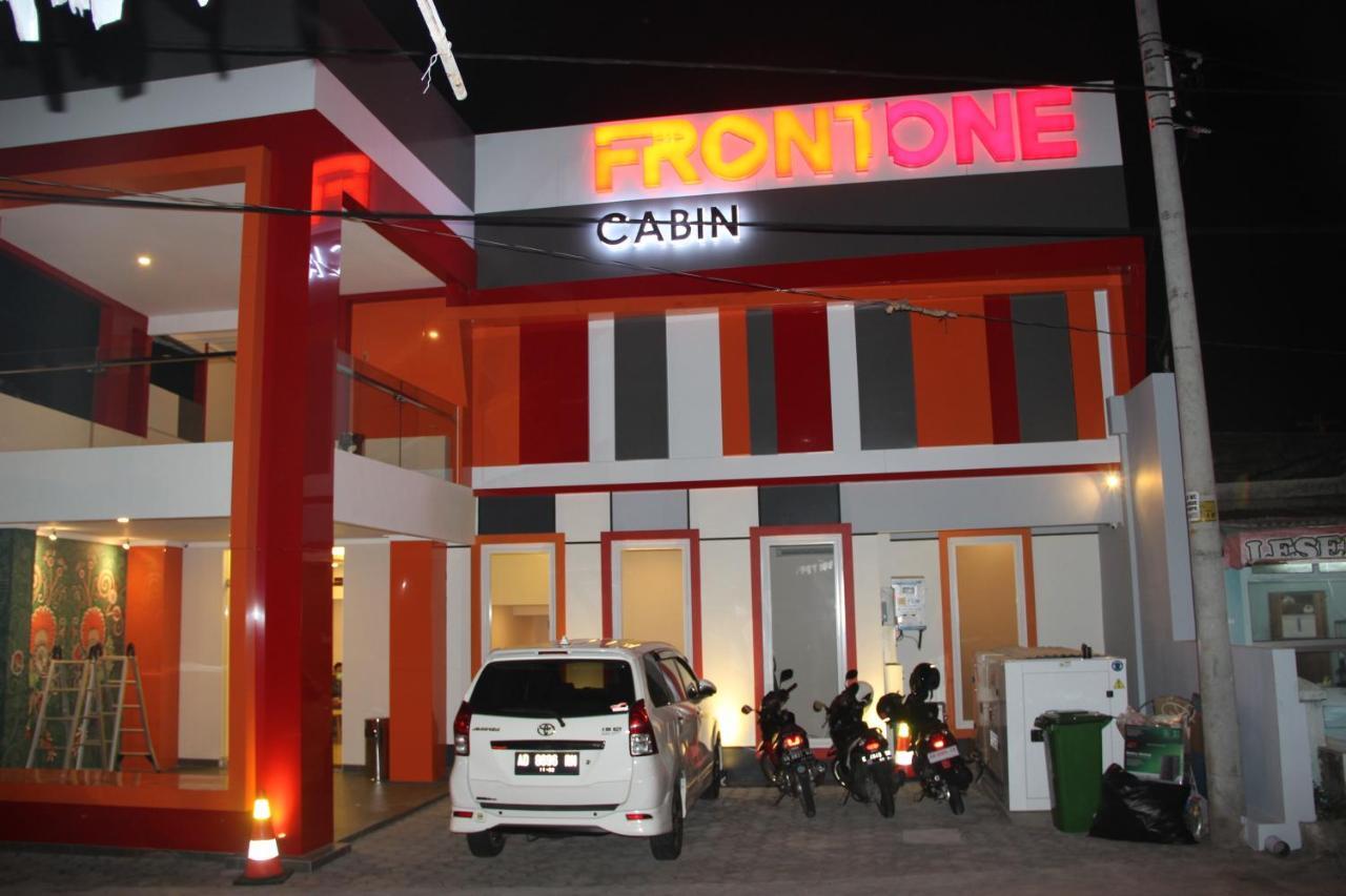 Hôtel Front One Cabin Malioboro Jogja à Yogyakarta Extérieur photo