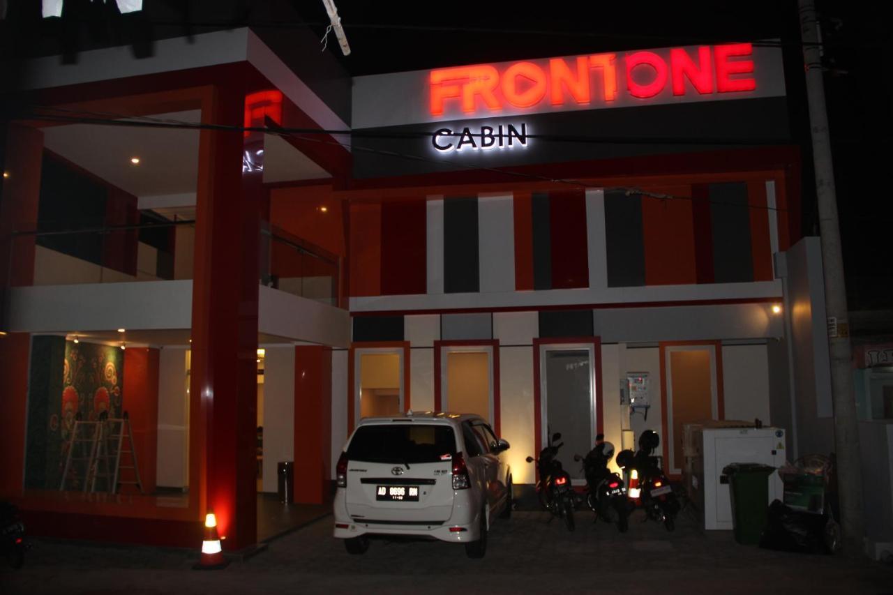 Hôtel Front One Cabin Malioboro Jogja à Yogyakarta Extérieur photo